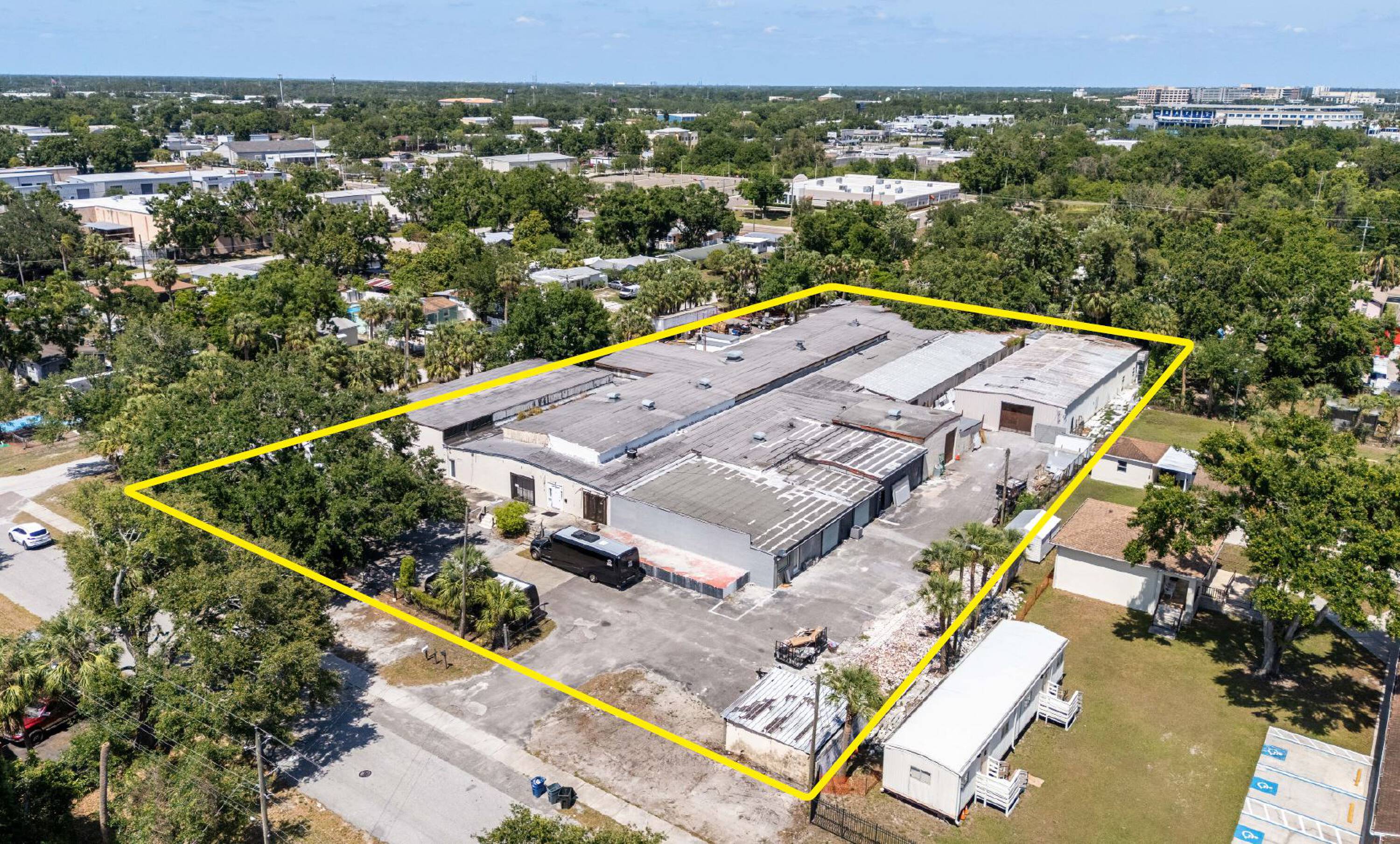 4214 W Virginia Ave — Drew Park flex and warehouse building, Tampa FL
